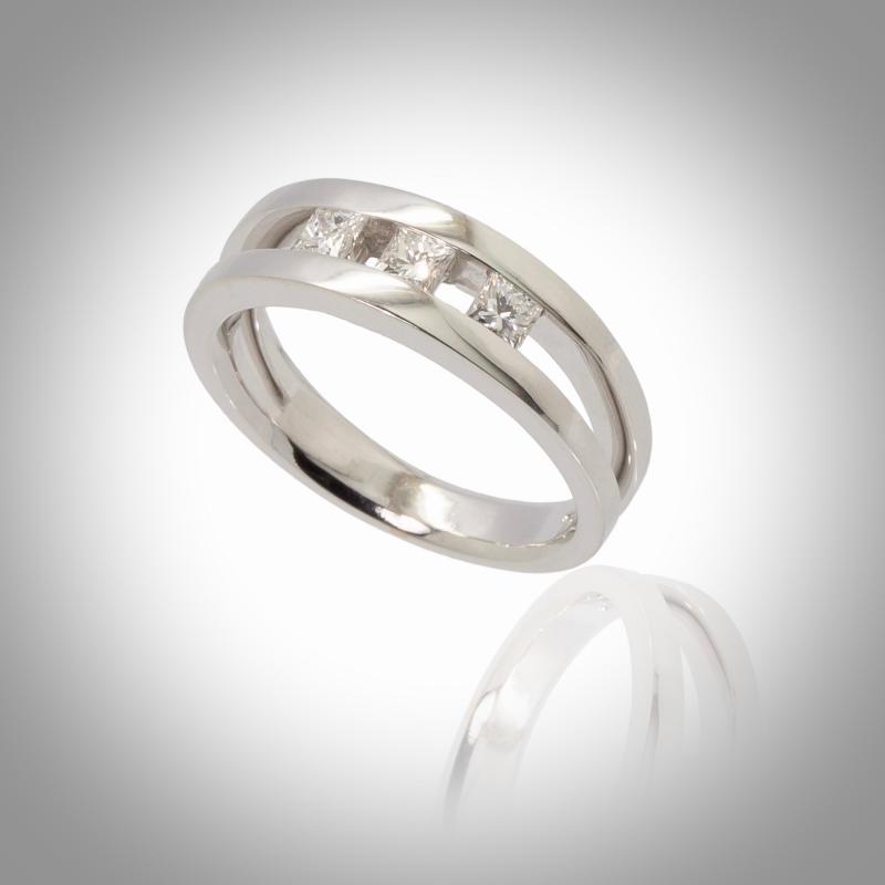 Bague - Or blanc - 18 carats - Trilogie - Diamants blanc - Taille princesse